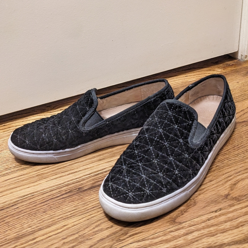 Vince Camuto Billena slip-on shoes